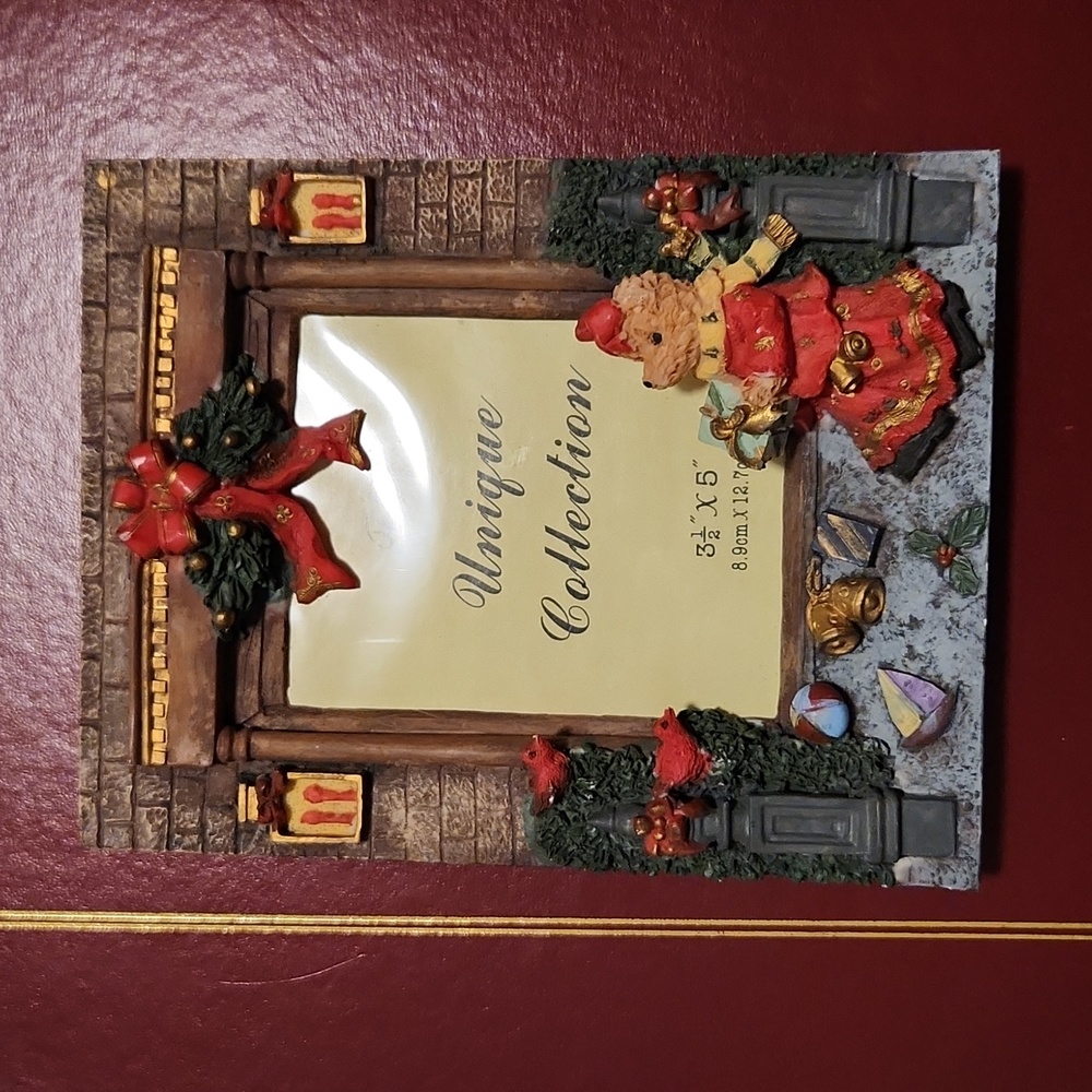 The Unique Collection Christmas Frame